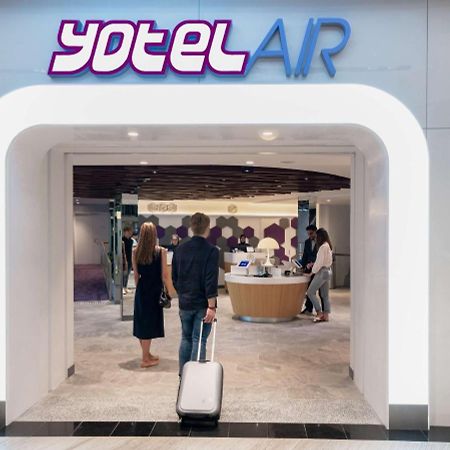 Yotelair Singapore Changi Airport Landside Exterior photo